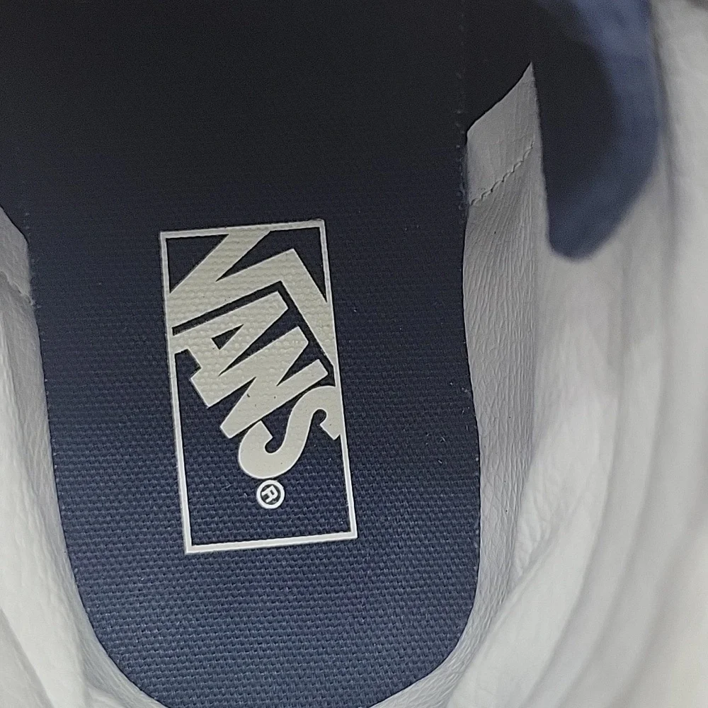 Van's SK8-Hi Brand new in the box no lid authentic uper textile size women 9.0
